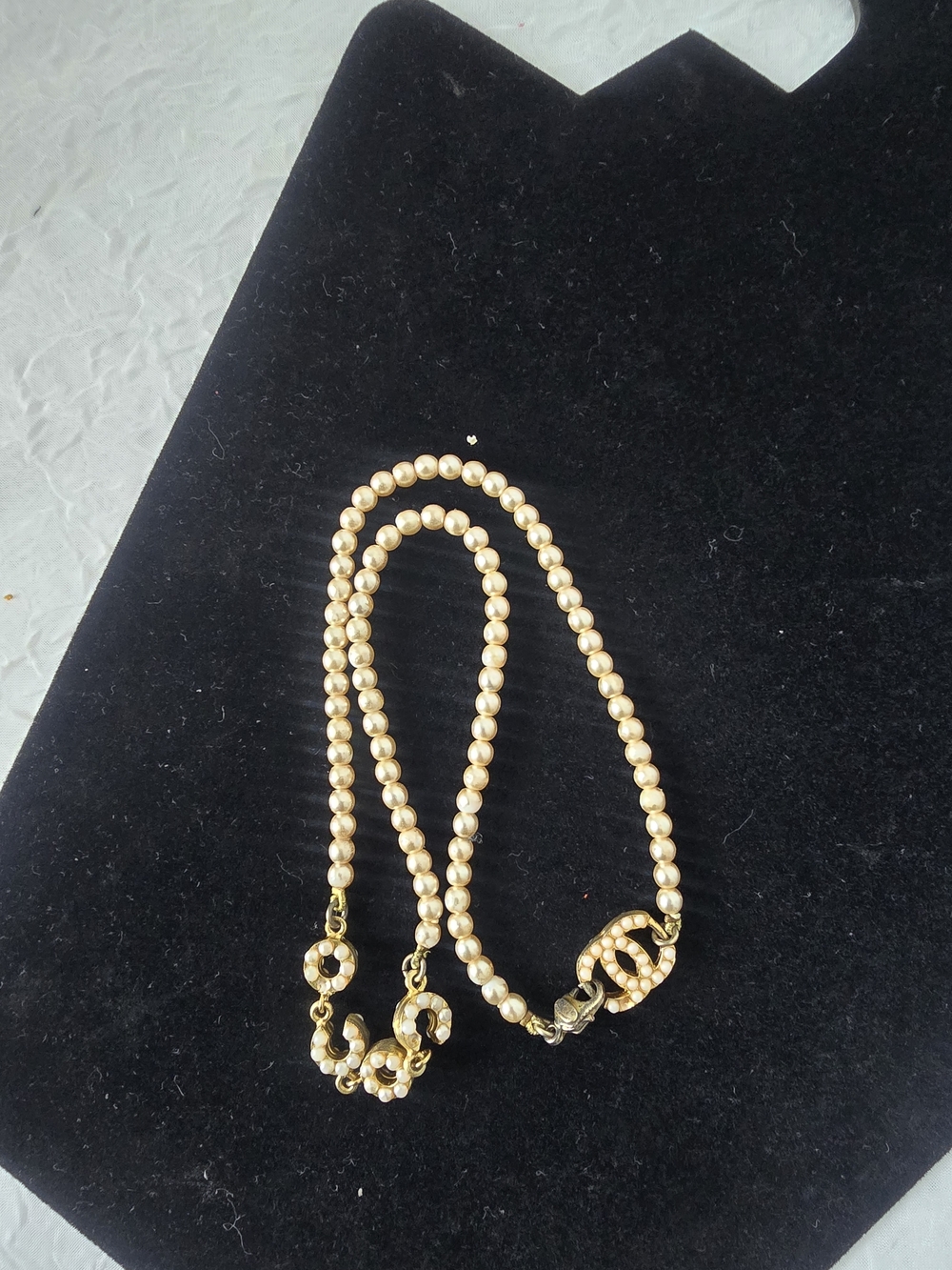 CHANEL Vintage Pearl Necklace - Picture 11 of 11